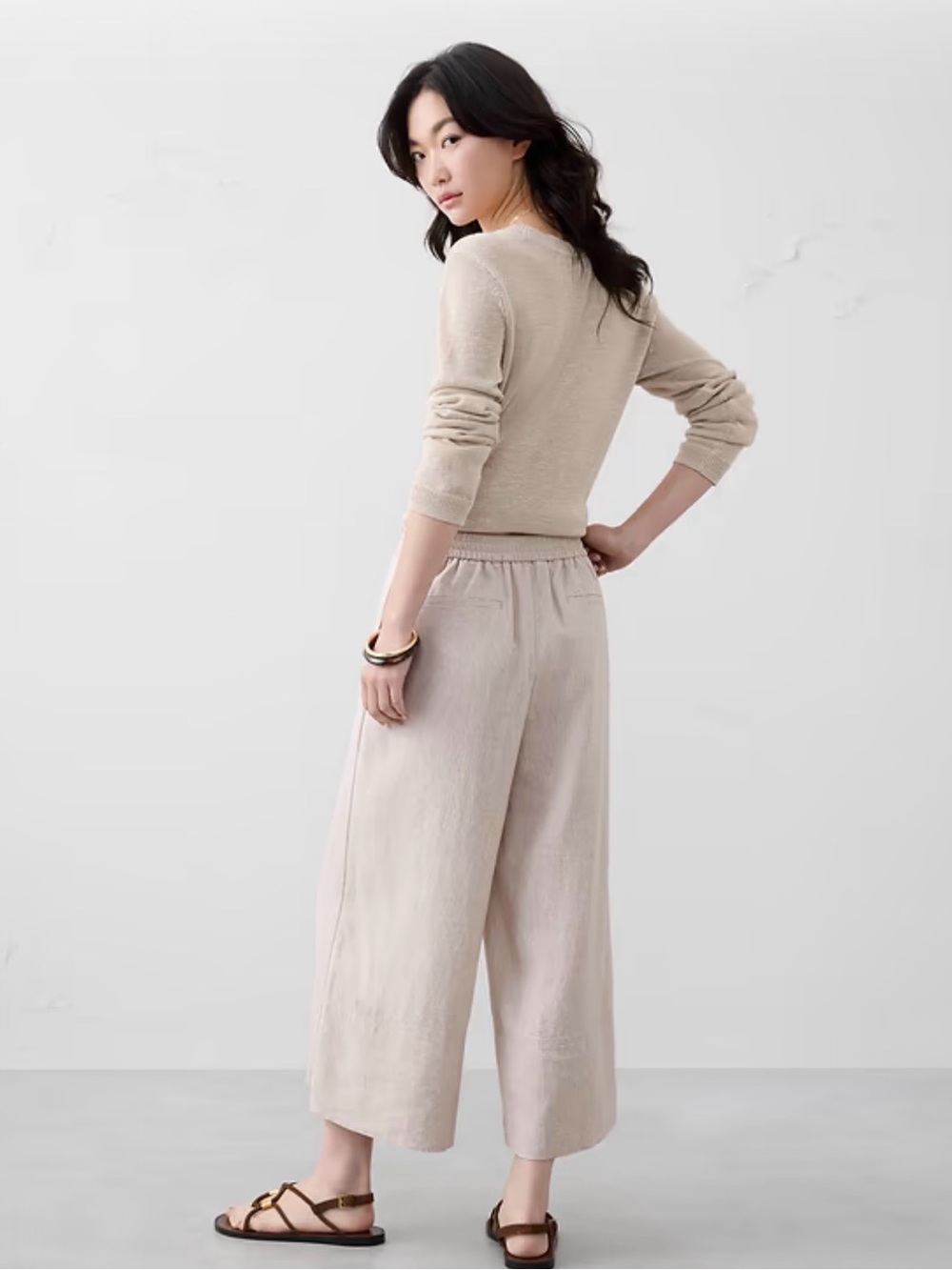 Banana Republic Wide-Leg Cropped Pants in Light Beige